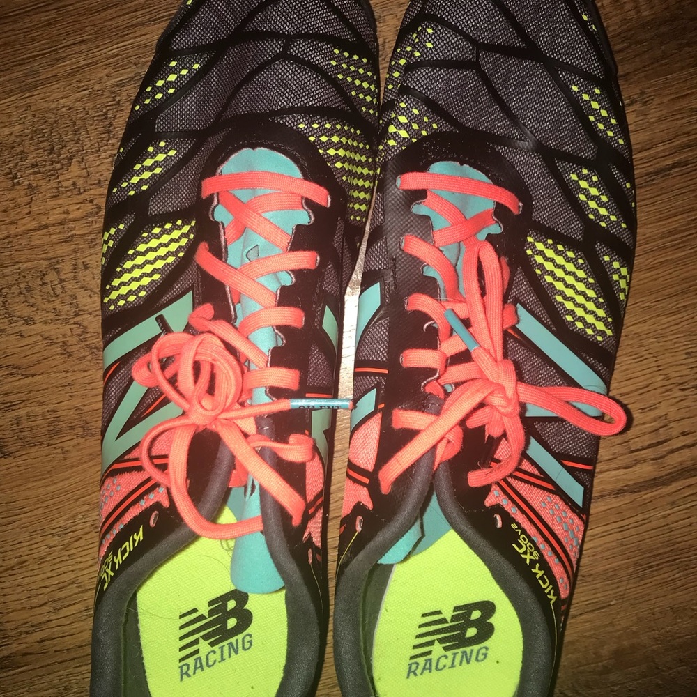 Men’s new balance track shoes